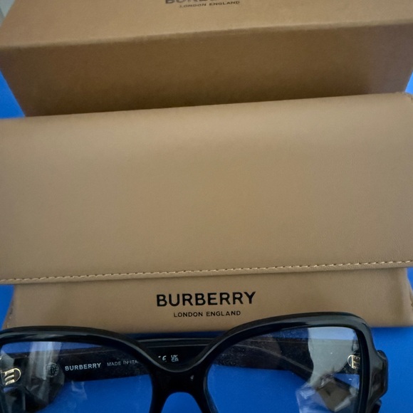 Burberry Black Glasses with Tan Case - Picture 1 of 2